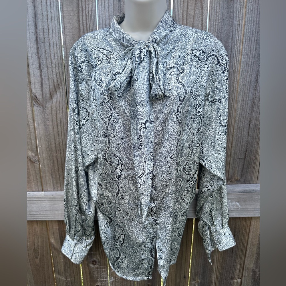 Vintage Evan Picone Black & White Paisley Bow-Tie Blouse - Med/Large